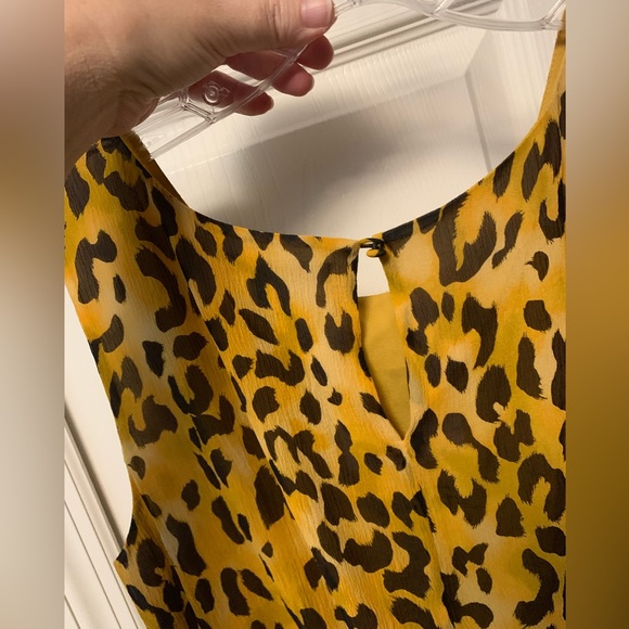 St. John Yellow Leopard Print Sleeveless Tank - Picture 4 of 4